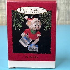 Hallmark Keepsake Ornament 1995 On The Ice Mouse Handcrafted Dated 1995 Vintage